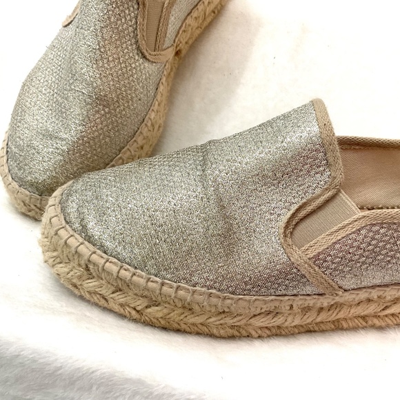 GOLD ESPADRILLE SLIP ON COMFORT SHOE SNEAKER SIZE 7.5/ 38 - Picture 13 of 16